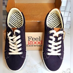 Brand new Black canvass Taos Sneakers